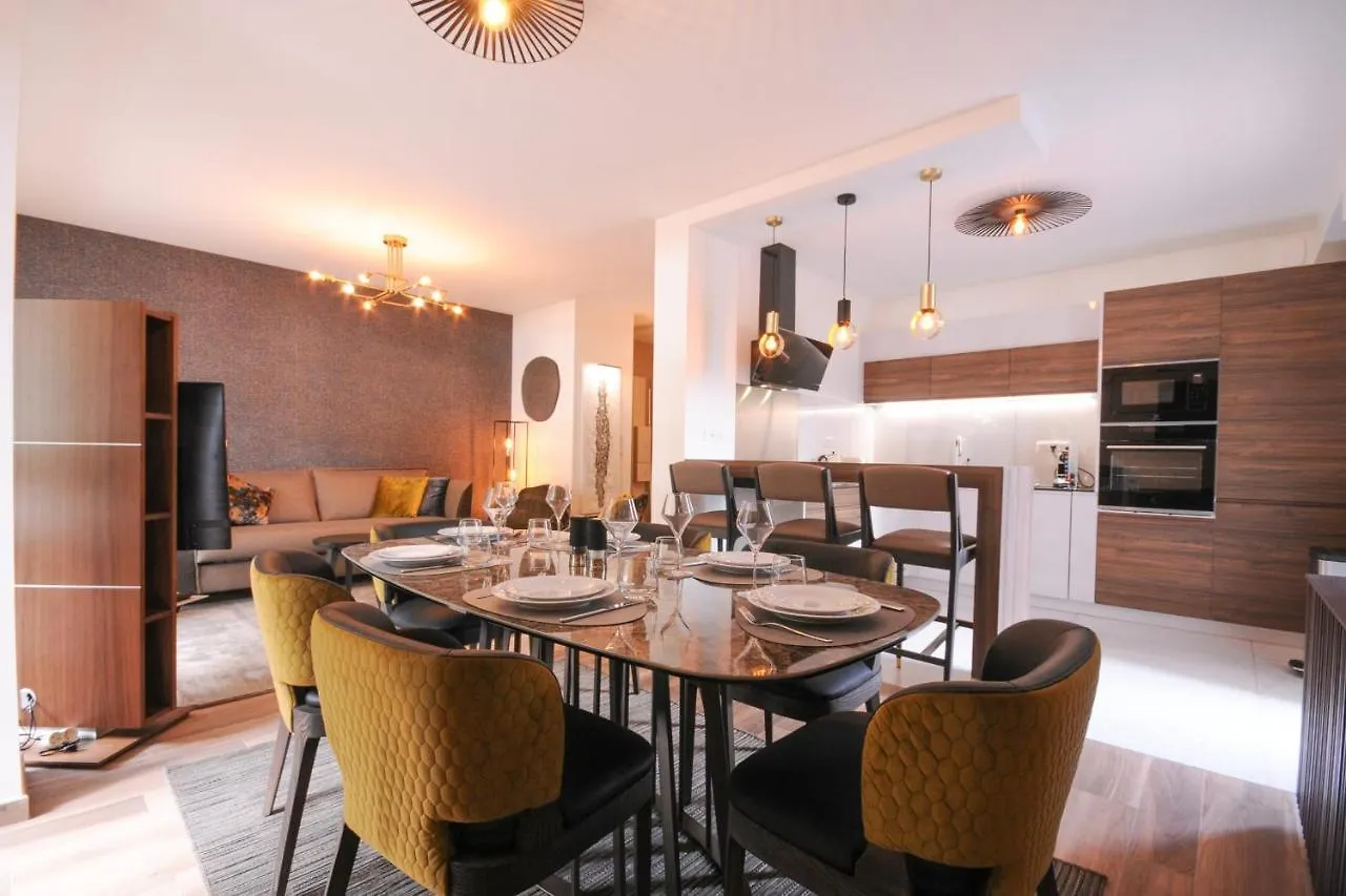 Le Matignon - Design Apartment Facing Lake Annecy 0*,  France